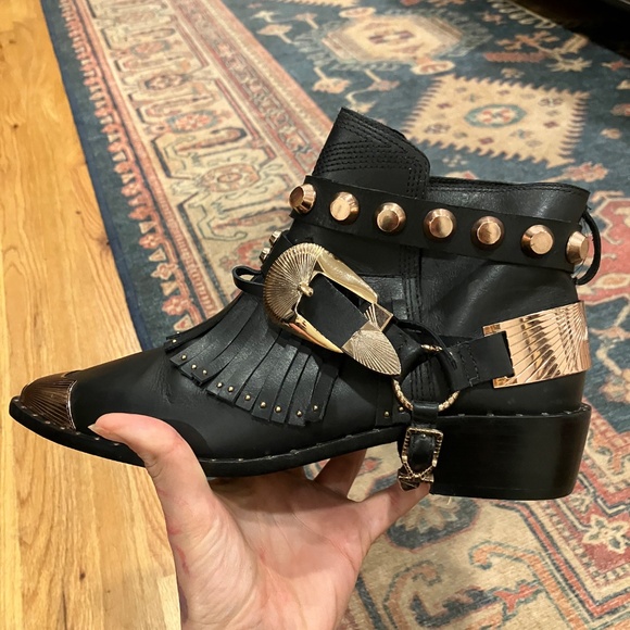 Ivy Kirzhner Black Rose Gold Studded Leather Boots Size 10 (fits like 9) - Picture 2 of 11